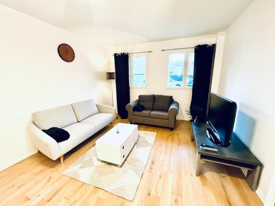Nice 1 Bedroom In Chantilly Bagian luar foto