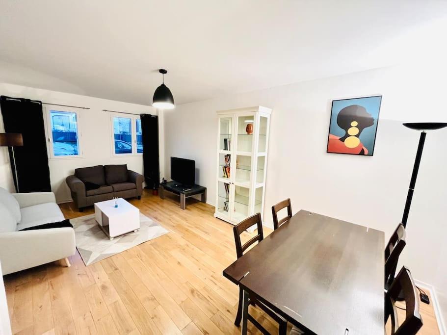 Nice 1 Bedroom In Chantilly Bagian luar foto